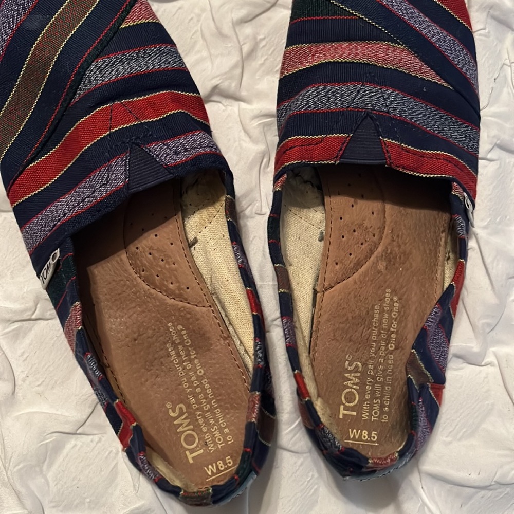 TOMS - Picture 4 of 4